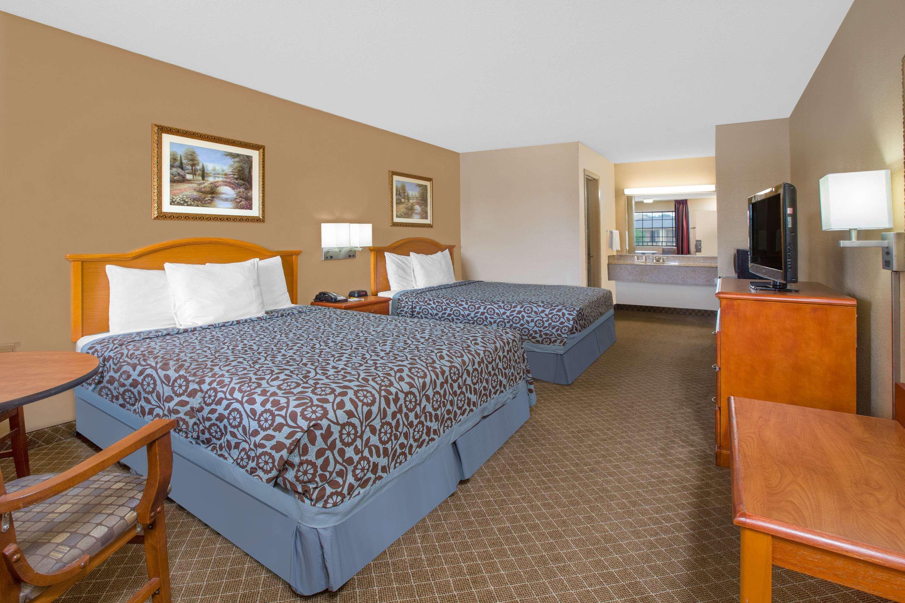 Days Inn By Wyndham Ruston La Exterior photo