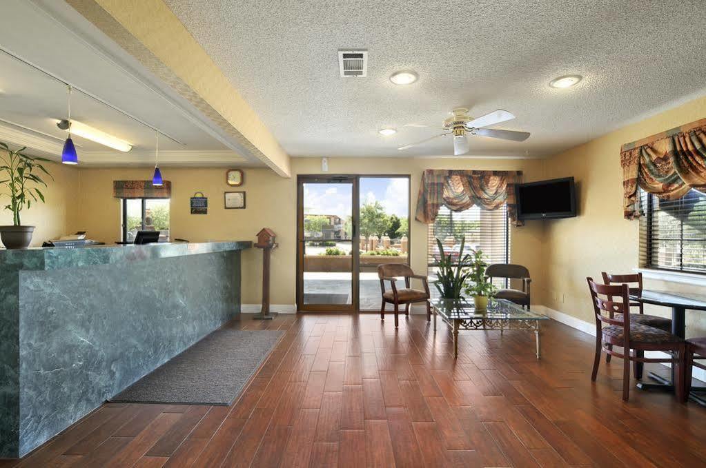 Days Inn By Wyndham Ruston La Exterior photo